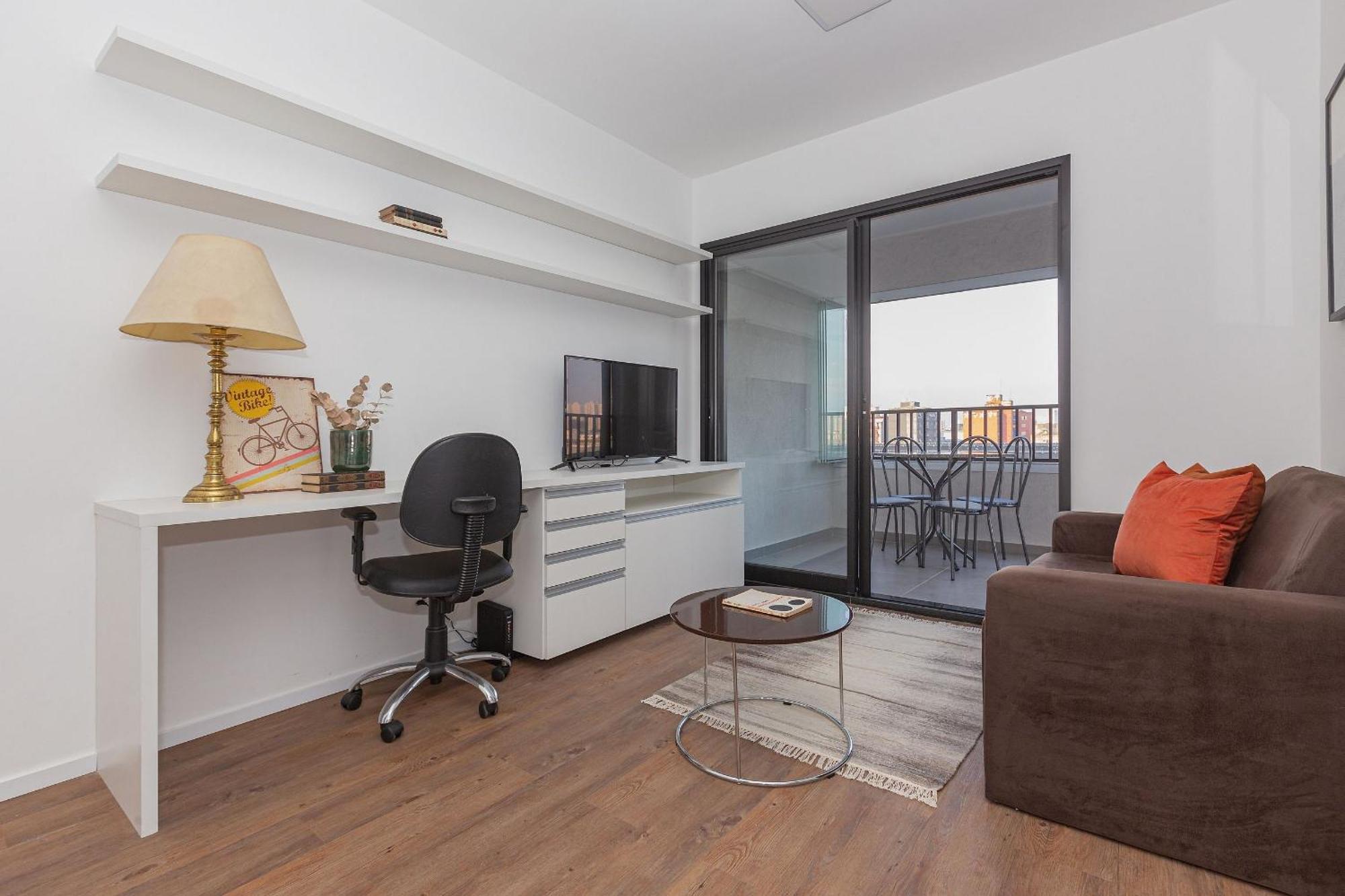 Apartment Oasis No Bras
